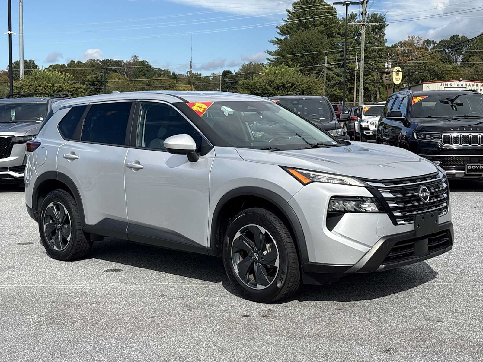 Used 2025 Nissan Rogue SV FWD image 4