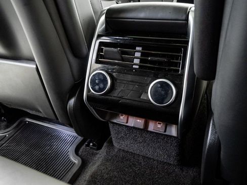 Used 2023 Land Rover Range Rover SE image 20