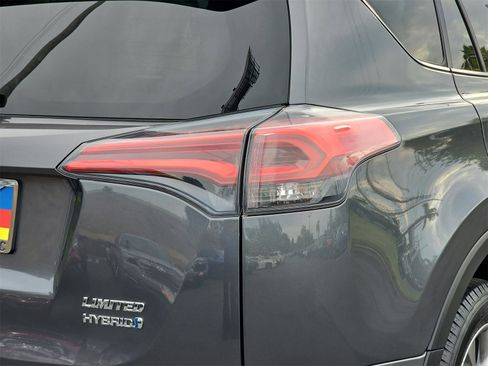 Used 2017 Toyota RAV4 Limited image 37