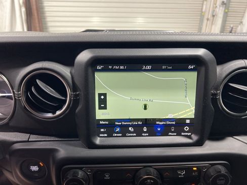 Used 2023 Jeep Wrangler Unlimited Sahara image 35