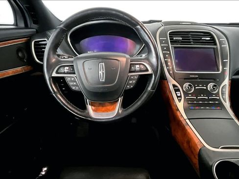 Used 2019 Lincoln Nautilus Reserve image 6