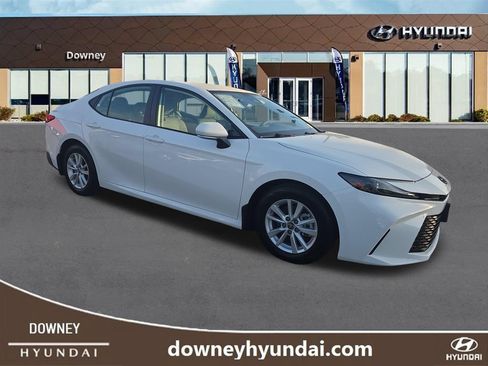 Used 2025 Toyota Camry LE FWD image 7