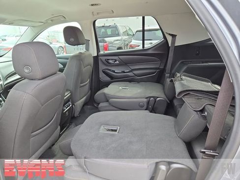 Used 2021 Chevrolet Traverse LT FWD image 23