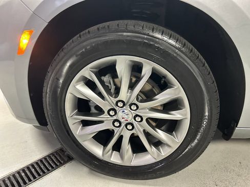 Used 2023 Buick Enclave Avenir w/ Avenir Technology Package FWD image 9