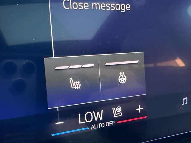 Used 2025 BMW X7 xDrive40i w/ M Sport Package AWD/4WD image 26