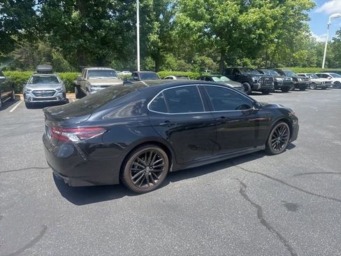 Used 2022 Toyota Camry XSE FWD image 8