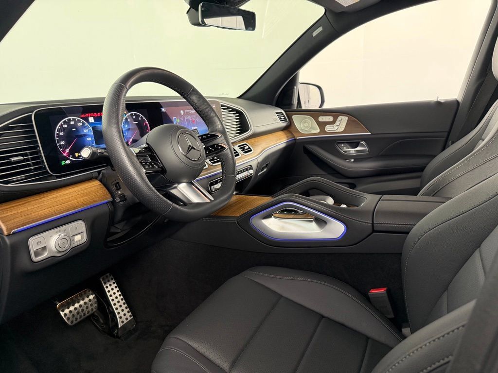 Certified 2025 Mercedes-Benz GLS 450 4MATIC w/ AMG Line Exterior image 4