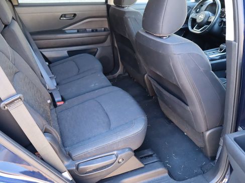 Used 2024 Nissan Pathfinder SV AWD/4WD image 18