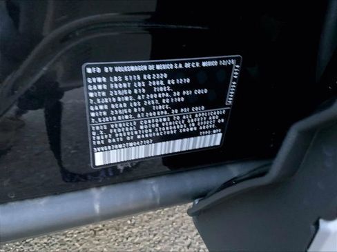 New 2026 Volkswagen Tiguan SE AWD/4WD image 8