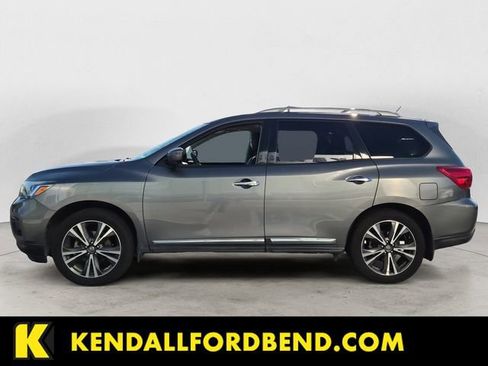 Used 2018 Nissan Pathfinder Platinum AWD/4WD image 2
