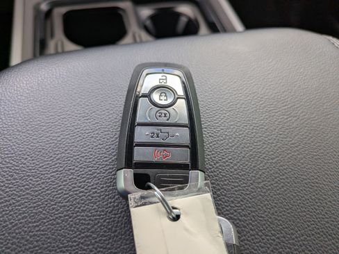 Used 2026 Ford F250 Lariat AWD/4WD image 32
