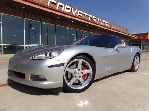 Used 2006 Chevrolet Corvette Coupe RWD image 1