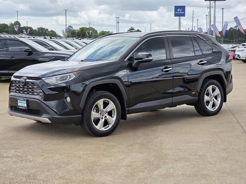 Used 2019 Toyota RAV4 Limited AWD/4WD image 3