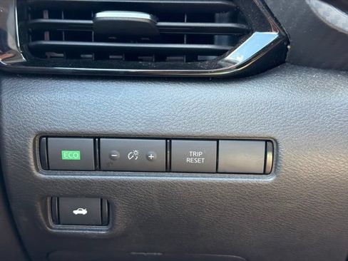 Used 2024 Nissan Sentra SV FWD image 30