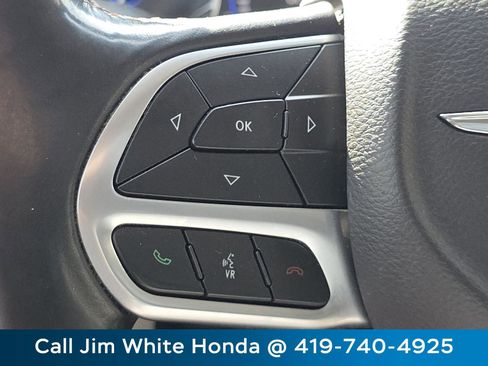 Used 2019 Chrysler Pacifica Touring-L FWD image 29