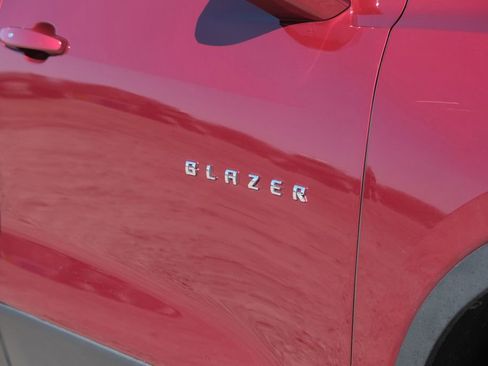 Used 2025 Chevrolet Blazer LT FWD image 13