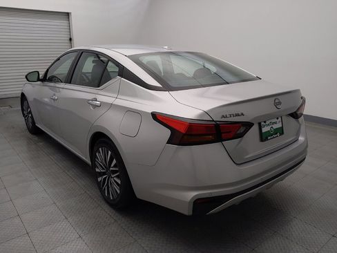 Used 2024 Nissan Altima 2.5 SV image 5