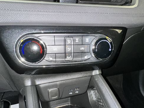 Certified 2024 Chevrolet TrailBlazer LT w/ LT Cold Weather Package AWD/4WD image 16