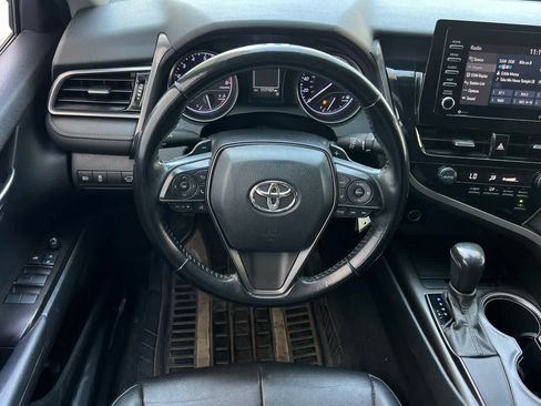 Used 2021 Toyota Camry SE FWD image 16