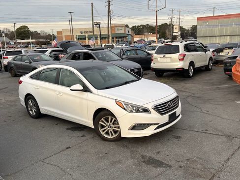 Used 2015 Hyundai Sonata SE image 3