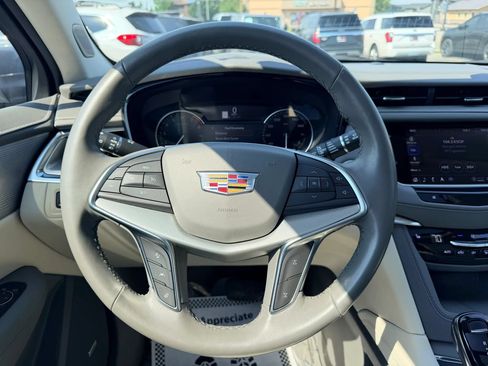 Used 2024 Cadillac XT5 Premium Luxury AWD/4WD image 12