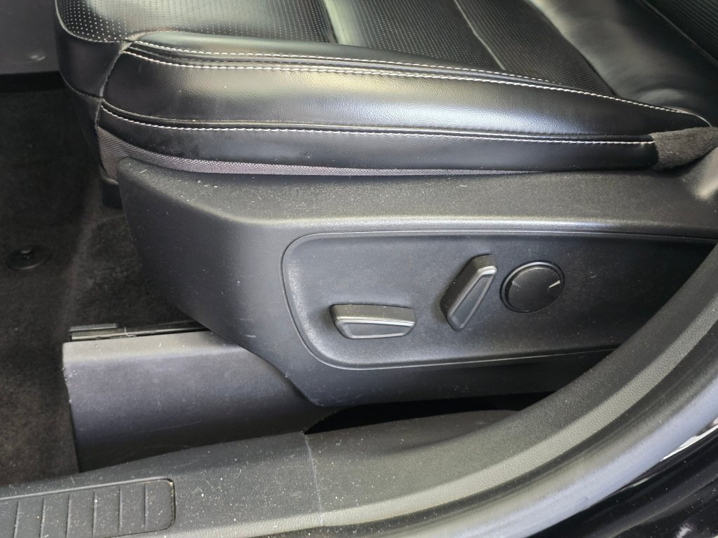 Used 2024 Ford Escape Platinum AWD/4WD image 20