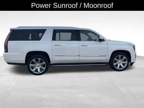 Used 2017 Cadillac Escalade ESV Luxury image 8