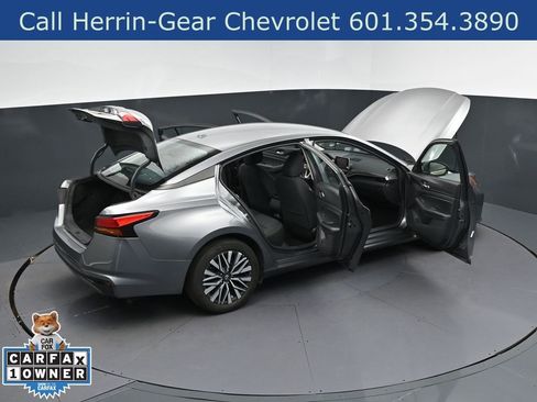 Used 2024 Nissan Altima 2.5 SV FWD image 50