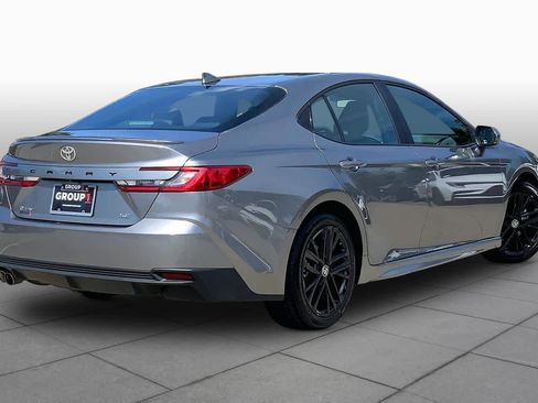 Used 2025 Toyota Camry SE FWD image 13