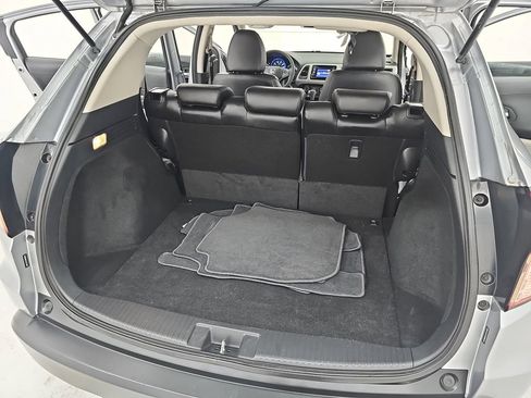 Used 2018 Honda HR-V LX image 16
