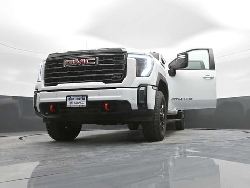 Used 2024 GMC Sierra 2500 AT4 w/ AT4 Premium Plus Package image 49
