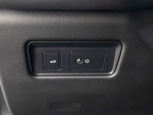 Used 2022 Jaguar F-PACE S image 21