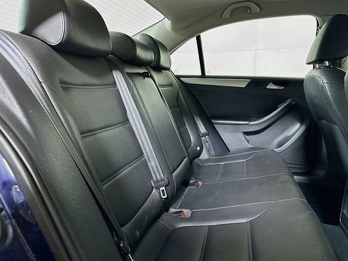 Used 2013 Volkswagen Jetta SE image 25