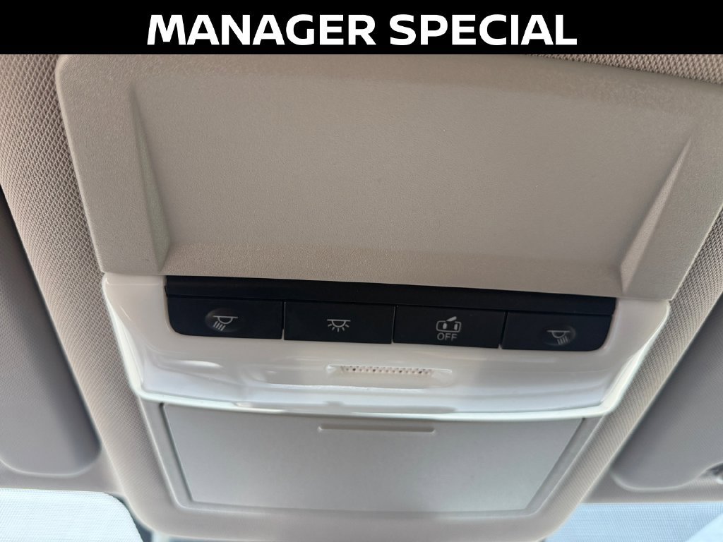 Used 2025 Nissan Rogue S FWD image 21