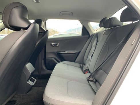 Used 2025 Kia K4 FWD image 25