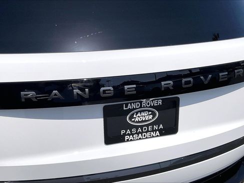 New 2026 Land Rover Range Rover Long Wheelbase SE AWD/4WD image 7