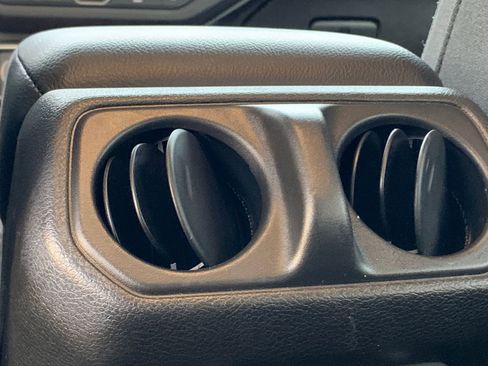 Used 2025 Jeep Wrangler Sport S image 23