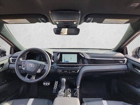 Used 2025 Toyota Camry SE image 17