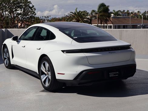 Certified 2022 Porsche Taycan image 3