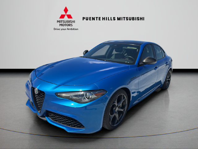 Used 2023 Alfa Romeo Giulia Estrema RWD image 1
