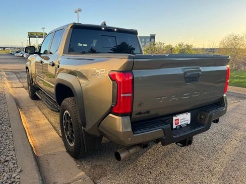 Certified 2024 Toyota Tacoma TRD Off-Road w/ TRD Off Road Upgrade Package AWD/4WD image 40