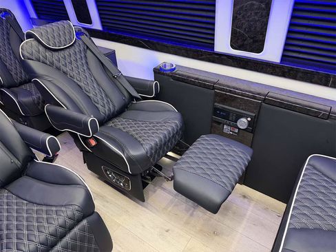Used 2024 Mercedes-Benz Sprinter 3500 image 9