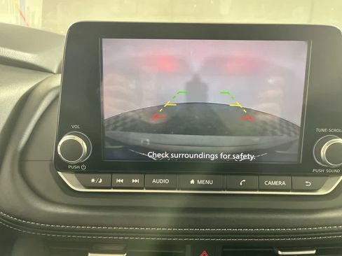 Used 2024 Nissan Rogue SV image 19