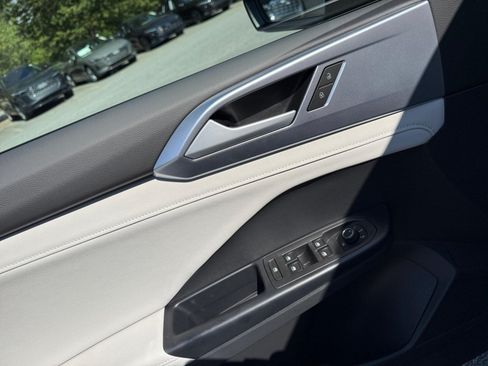 New 2026 Volkswagen Taos SE AWD/4WD image 32
