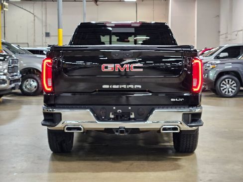 Used 2023 GMC Sierra 1500 SLT AWD/4WD image 8