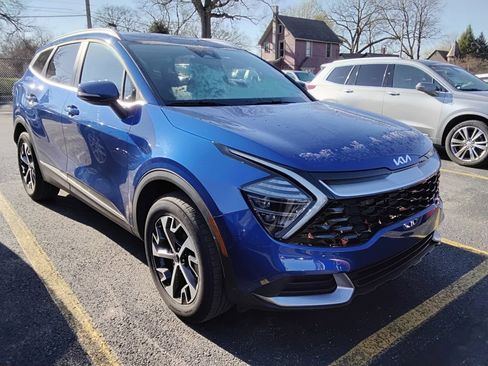 Used 2025 Kia Sportage EX image 3