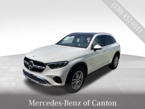 Used 2025 Mercedes-Benz GLC 300 4MATIC image 1