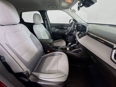 Used 2025 Chevrolet TrailBlazer LT w/ Convenience Package AWD/4WD image 27