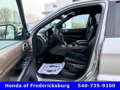 Used 2017 Jeep Grand Cherokee Altitude image 27