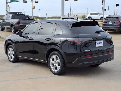 Certified 2025 Honda HR-V LX image 5